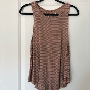 Twisted back tank top
